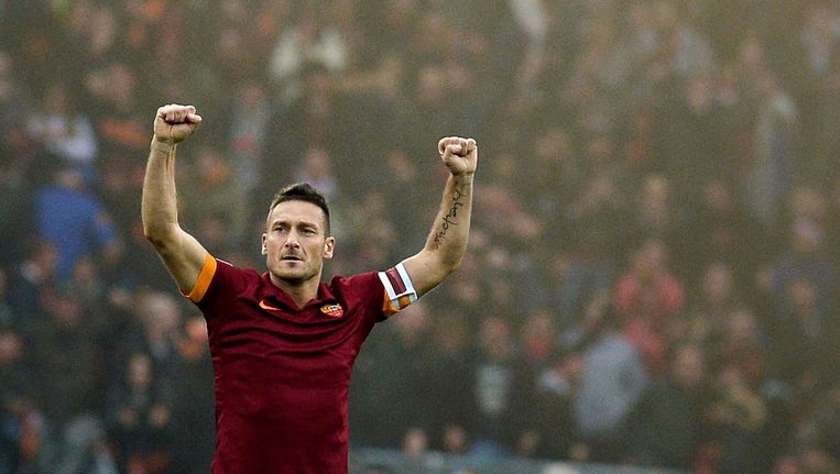 Huyền thoại bóng đá Francesco Totti: Sự nghiệp và di sản